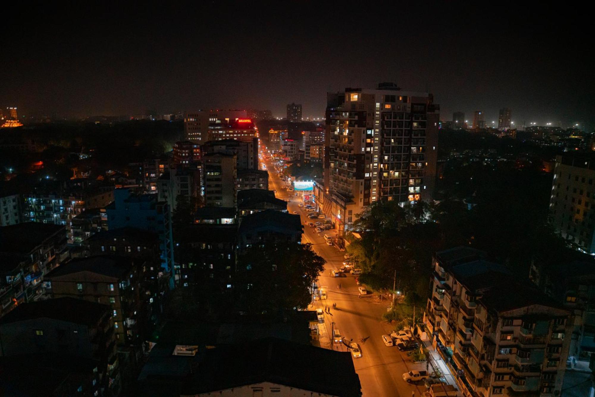 Hotel Sanchaung Rangoon Buitenkant foto