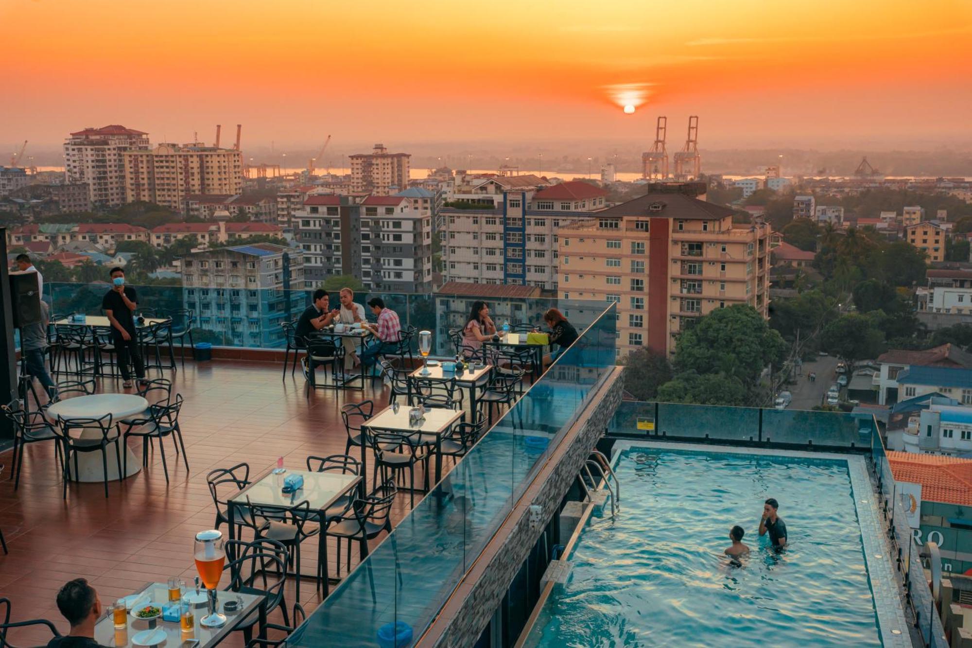 Hotel Sanchaung Rangoon Buitenkant foto